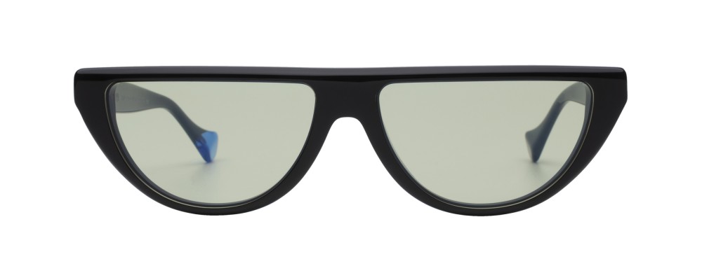  Color: Black Green